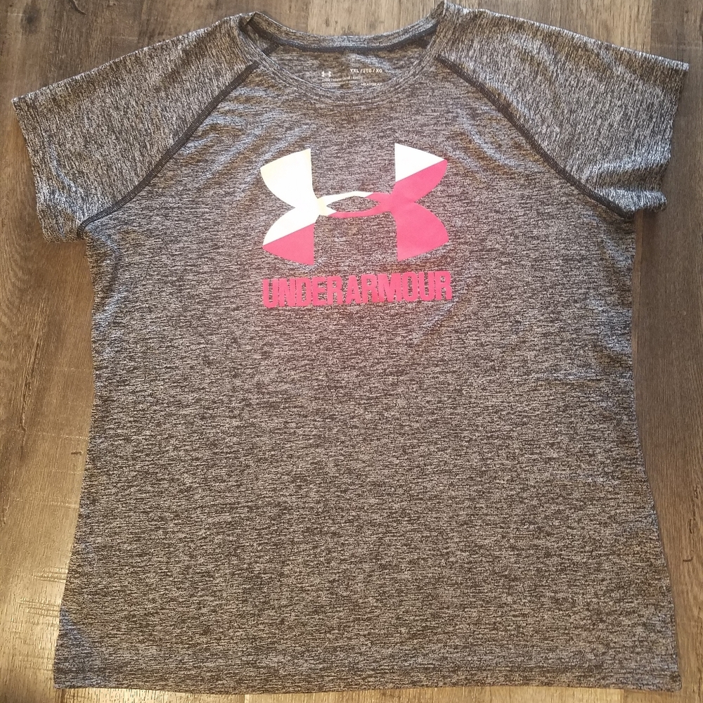 Under Armour Loose Heat Gear Shirt Size Yo…